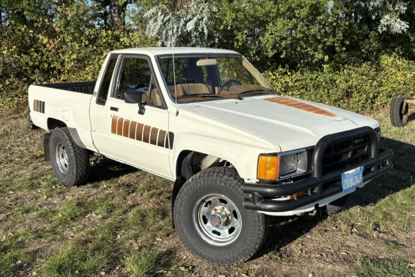 1985 Toyota Pickup XtraCab SR5 4×4 5-Speed 1985 Toyota Pickup XtraCab SR5 4×4 5-Speed