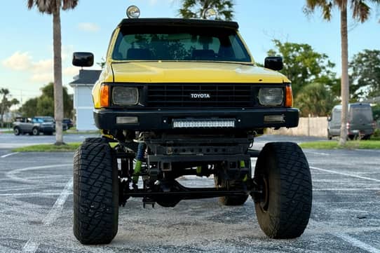 1986 Toyota Pickup 4x4 5-Speed Manual, 22R 4-Cylinder -2 1986 Toyota Pickup 4x4 5-Speed Manual, 22R 4-Cylinder