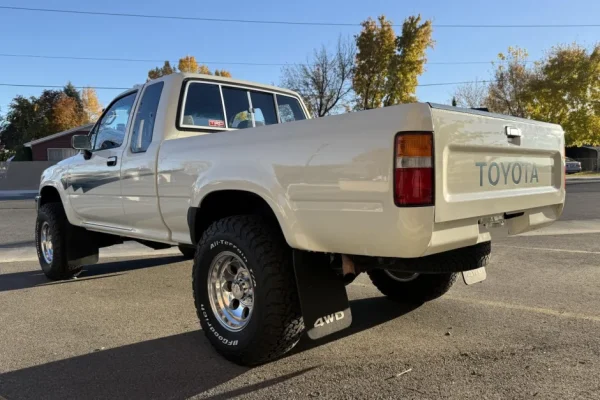 1992 Toyota Pickup XtraCab Deluxe 4×4 5-Speed