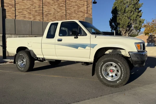 1992 Toyota Pickup XtraCab Deluxe 4×4 5-Speed