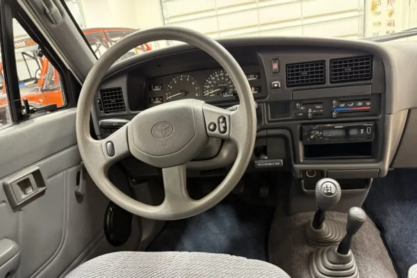 1992 Toyota Pickup XtraCab Deluxe 4×4 5-Speed