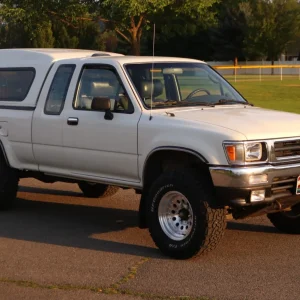1994 Toyota Pickup DX XtraCab 5-speed 4×4 1994 Toyota Pickup DX XtraCab 5-speed 4×4
