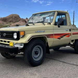 1999 Toyota Land Cruiser FZJ75 Pickup 5-Speed 1999 Toyota Land Cruiser FZJ75 Pickup 5-Speed