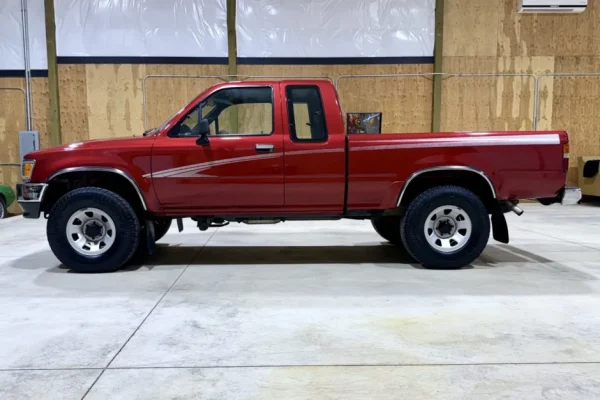 33k-Mile 1995 Toyota Pickup Xtracab DX V6 4×4 5-Speed