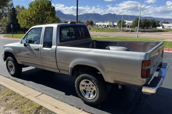 img_1662-6 1995 Toyota Pickup XtraCab Deluxe 4×4 5-Speed