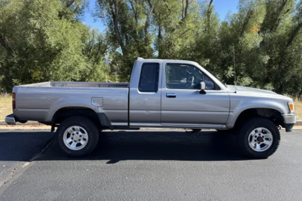 img_1663-4 1995 Toyota Pickup XtraCab Deluxe 4×4 5-Speed