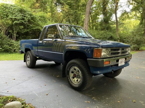 screenshot-3 1987 Toyota 4×4 Pickup Xtracab SR5 5-Speed