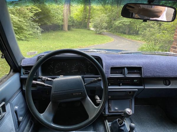 screenshot 1987 Toyota 4×4 Pickup Xtracab SR5 5-Speed